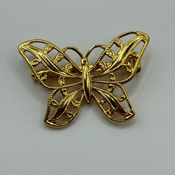 Napier Filigree Butterfly Gold Tone Brooch - Picture 2 of 5